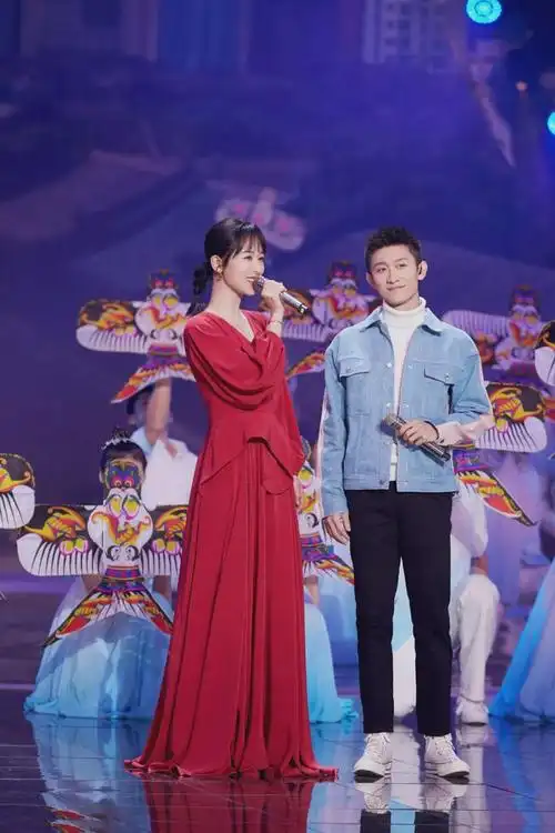 杨紫突然官宣,张一山点赞上热搜!网友:恭喜,这一天终于来了!