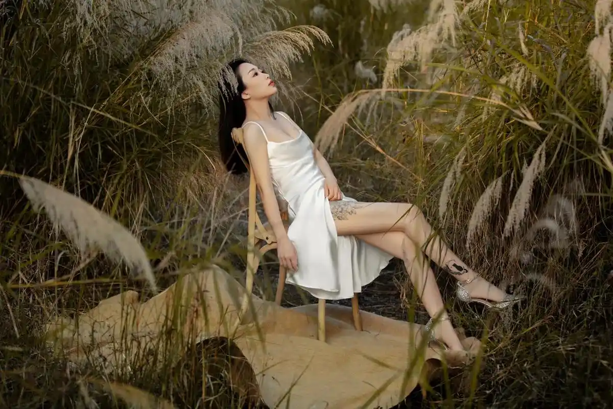 上热门 #个人写真 #客片分享 #户外拍摄 #人像写真 光 - 抖音