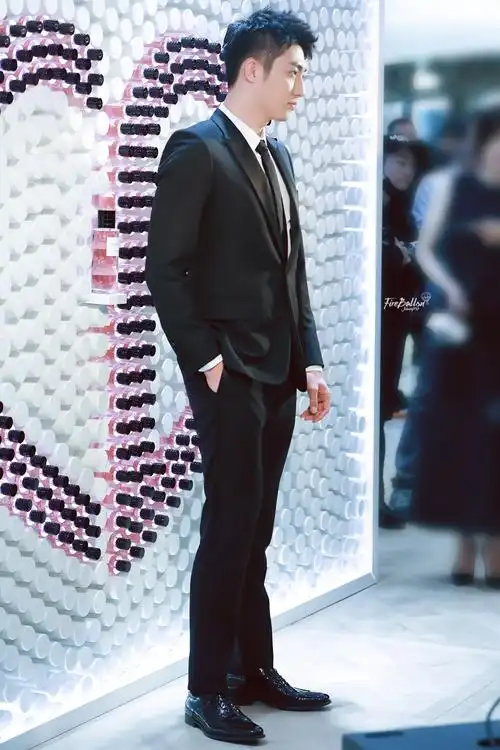 20180201-dior迪奥香氛世家大使黄景瑜出席迪奥香氛世家概念店北京skp