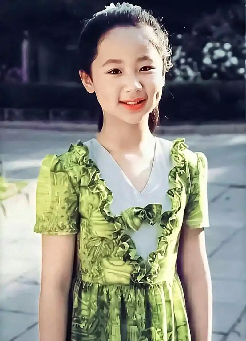 曾因减肥太狠吓到粉丝,现在瘦到美上热搜,杨紫实在太不容易了