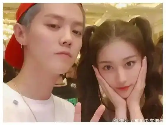 而且,虽然明面上鹿晗关晓彤感情一如既往,前几天还一同出席在朋友的