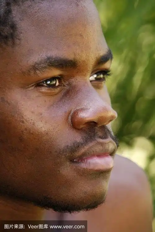 英俊的黑人肖像特写