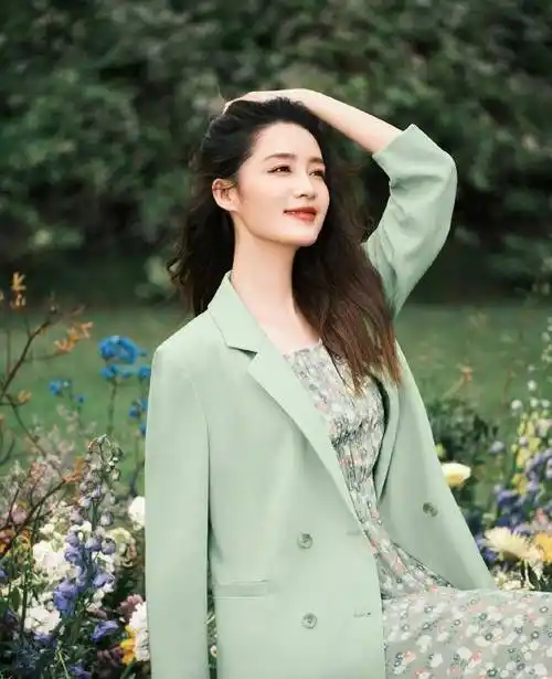 原创被李沁的西装穿搭圈粉了清新又显气质春天跟着这么穿绝了