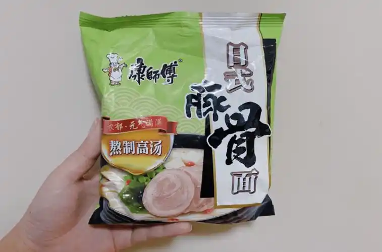 最好喝的汤汁一定要选康师傅日式豚骨面!