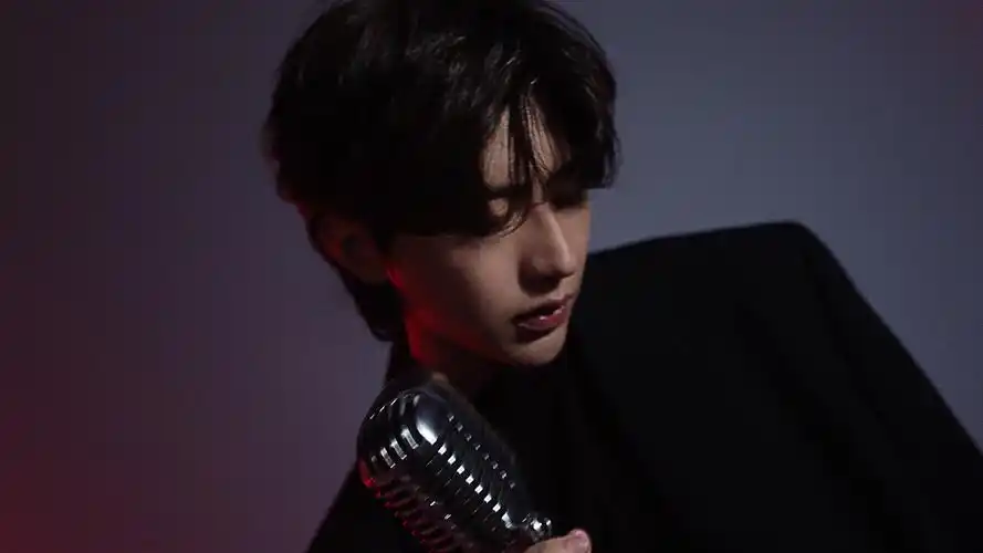 prada 2021七夕情人节 蔡徐坤出镜演绎的全新线上广告