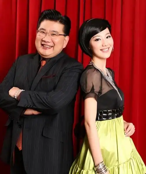 曹可凡老婆叫什么名字(上海主持曹可凡现任老婆)