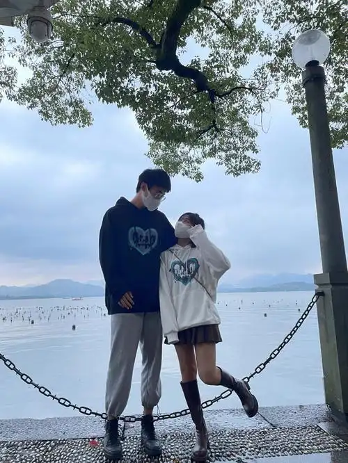 155185情侣拍照姿势