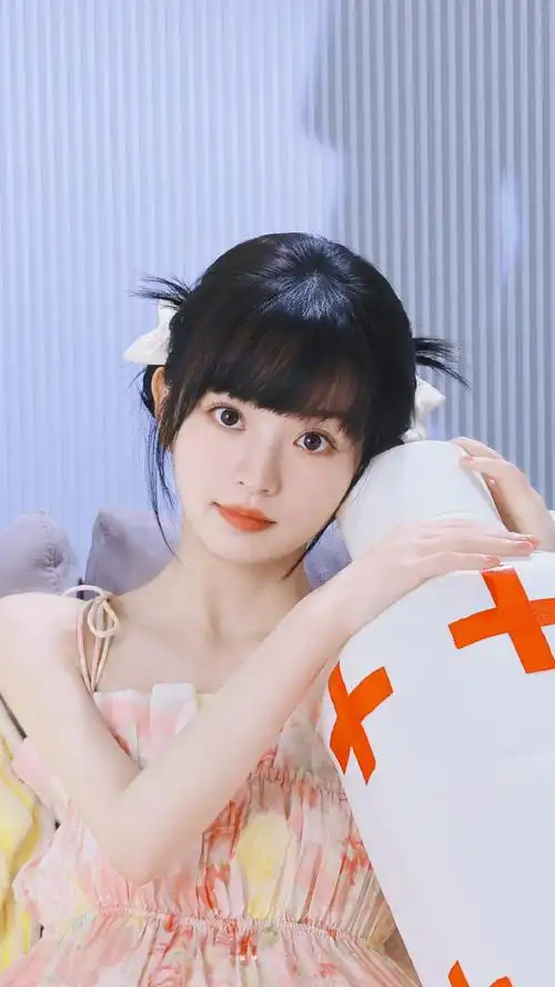 田曦薇狗啃式刘海