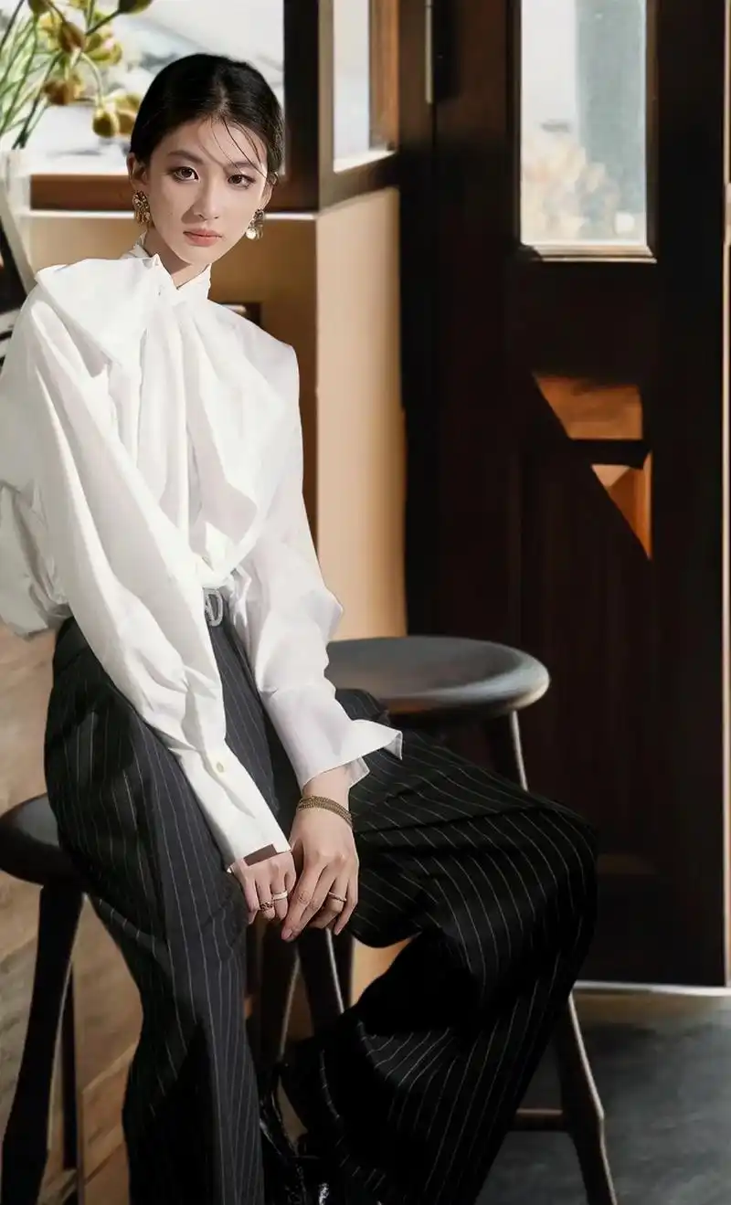 视频同款白色衬衫.姐妹们 一眼心动的经典百搭白色衬衫,宽松版 - 抖音