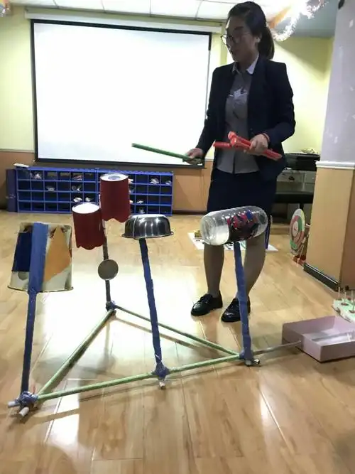 人民路幼儿园教师自制玩教具大比拼