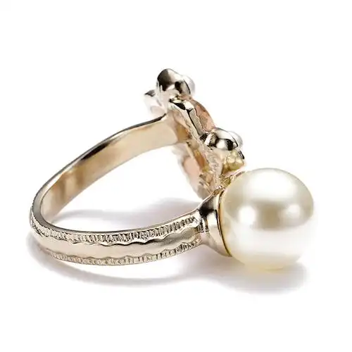 chanel(香奈儿) 粉色珐琅珍珠戒指