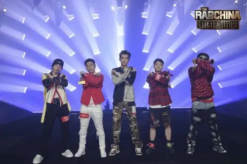 全网800热搜高燃霸榜《中国新说唱2020》厂牌公演首秀团魂炸裂