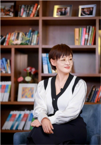 郑爽代孕事件折射出明星父母的教育观前央视女主持人这么说