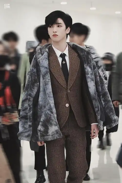 难为严浩翔酷拽一世,性格有点傲娇,吵架的时候又拽又别扭,恋爱里总是