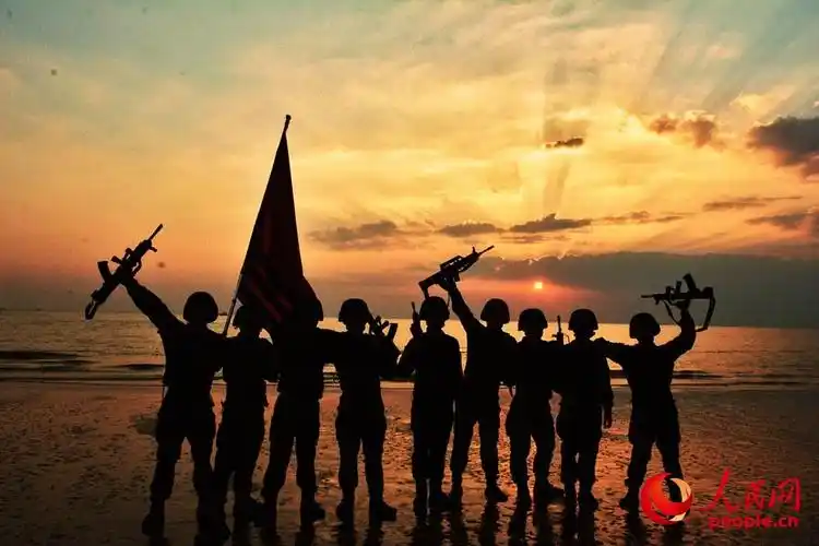 霞光辉映 一组剪影带你领略军人风采