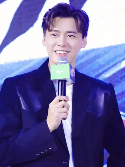 希望所有的烦恼都远离你#李易峰  #全世界最好的李易峰