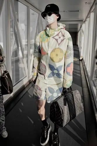 2020范丞丞三亚飞杭州_高清图片大全-爱豆app