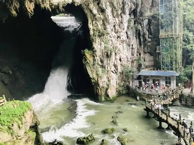 天下奇观- -龙宫