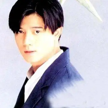 青年男生卷哪类短发有朝气 雾棕发色让你阳光活力起来(3)_发型师姐