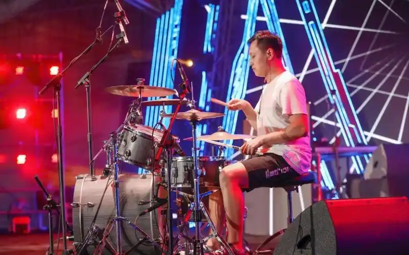 架子鼓演奏beyond金属狂人1991年生命接触live版