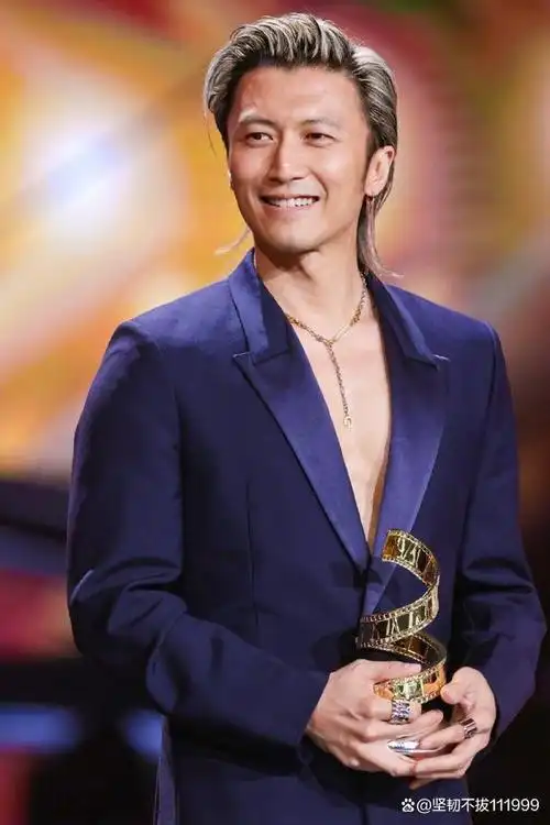 谢霆锋肆意释放!男神展现狂野性感,网友热议惊人变化!