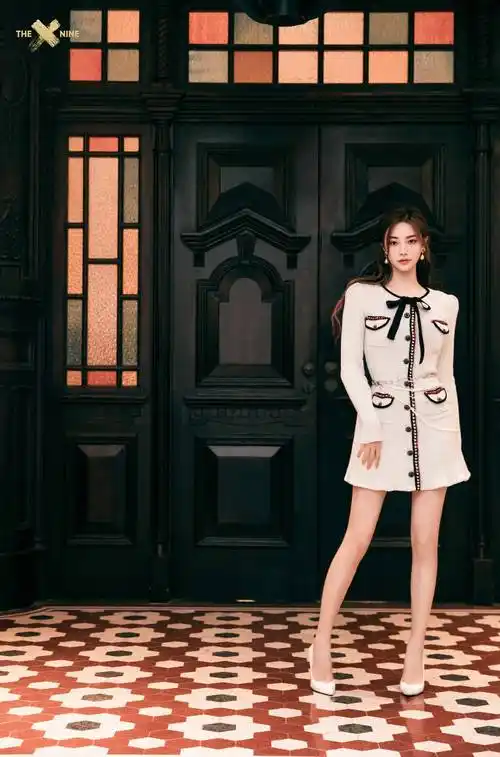 the9许佳琪小香风穿搭秀美腿低头浅笑如烂漫少女