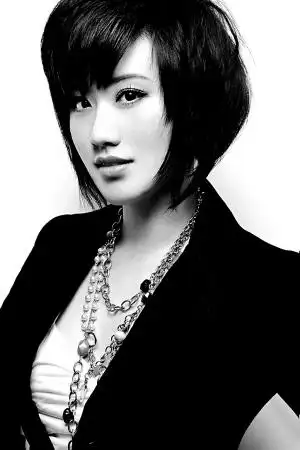 女歌手何慕男推新ep爱情说得对图