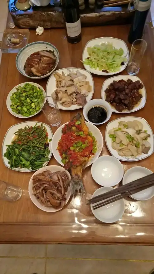 女婿筹办烹调的饭菜.