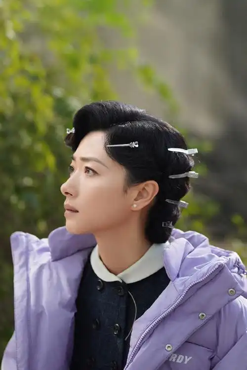 万茜超话#万茜潜行者#只要发卡夹的够多发型就不会乱@万茜04#万茜苏