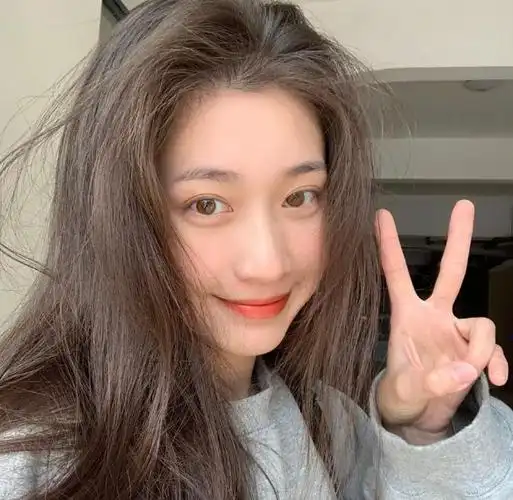 开心比耶的漂亮小姐姐养眼女生头像图片