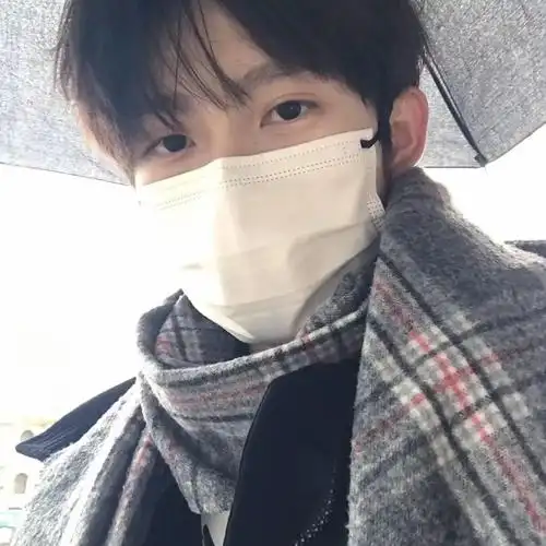 安静的美男子头像 大学生专用(6张)_男生头像_呆呆头像网