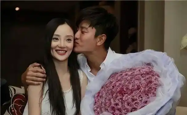 为何李小璐离婚后一直无绯闻?真实原因揭晓,她并非在守候贾乃亮