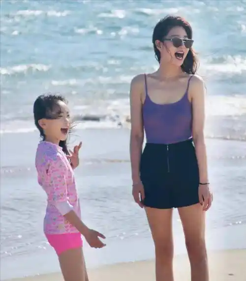 有些中年女星说不出哪里好,但就是谁也替代不了,个个气质十足_余男