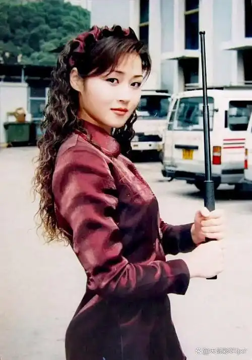 万绮雯,中国香港女演员