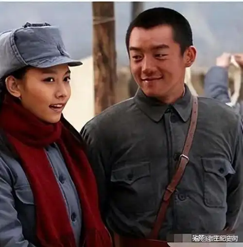 郑恺苗苗三胎满月纪念足印曝光,为了孩子,郑凯无奈放弃私人空间