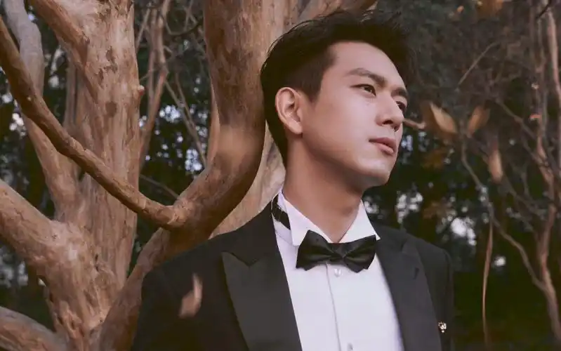 西装wink 谁能不爱?苏爆了 李现