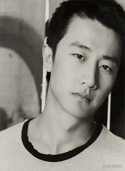 不拍戏就"消失",39岁的黄轩,已经走上了男演员的另一条大道