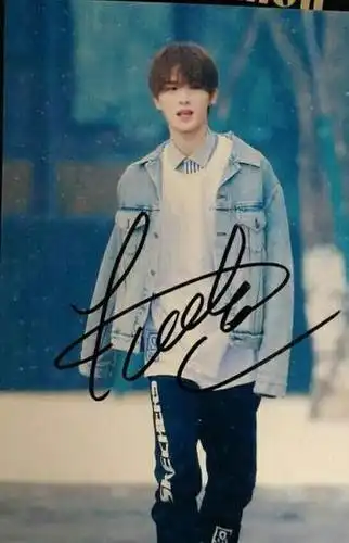 朱正廷亲笔签名,厂里拿出来的