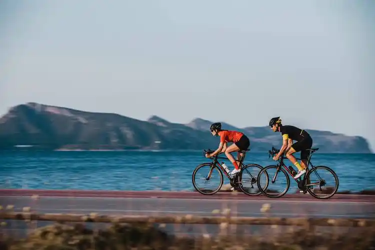 燃烧吧,骑行者!用速度征服世界!_挑战自我_勇气_激情