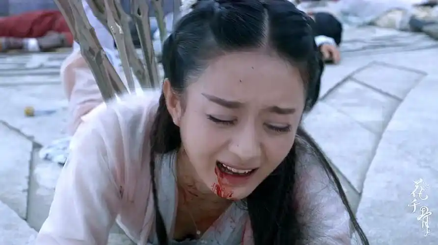 白子画太狠心了,竟用断念剑惩罚花千骨,这段看哭多少人
