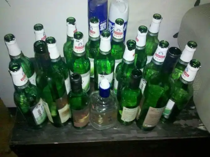 长期喝酒的人,如果身体出现4种"疼痛",医生:不戒酒想啥呢?