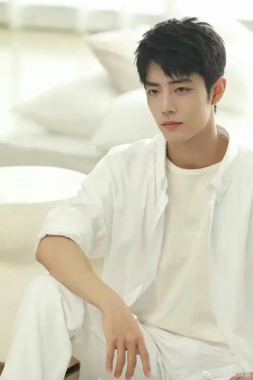 肖战白衣写真是好帅啊