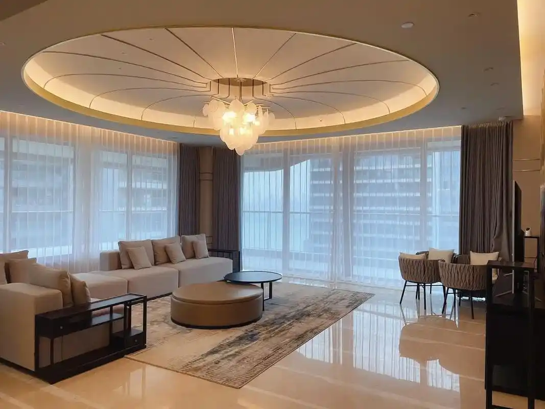 重庆租房带泳池的豪宅大平层