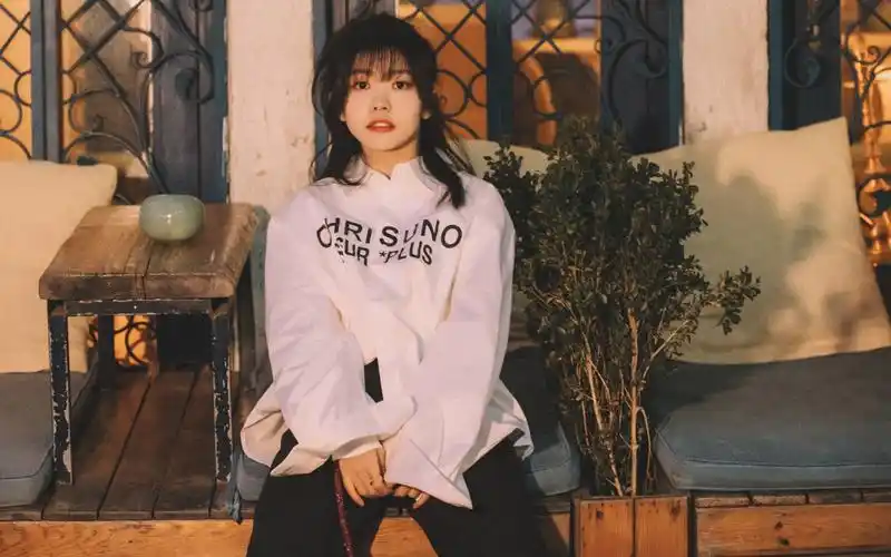 赖美云可爱俏丽高清桌面壁纸