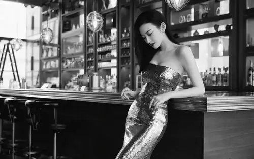 景甜鱼尾裙性感高清桌面壁纸