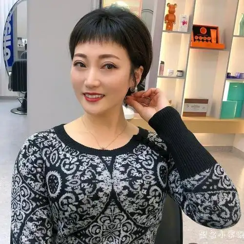 50岁现在流行什么发型50岁左右女性适合的发型