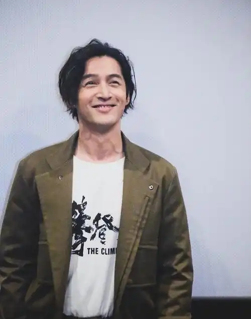 回顾同样小揪揪造型,把王一博,胡歌,千玺放在一起,