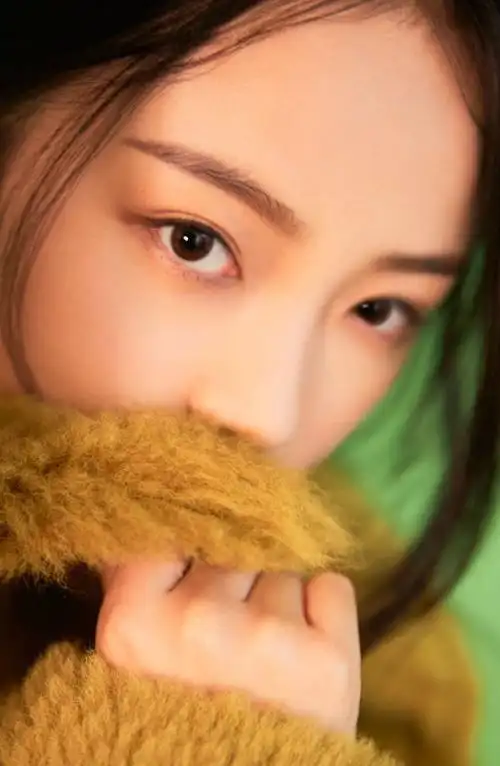 简介:吴佳怡温柔甜美写真图片,分享一组吴佳怡图片给大家,图中的明星