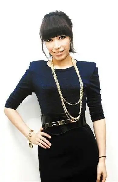 《中国好声音》热潮中,深圳歌手金池无疑是最具实力的学员之一