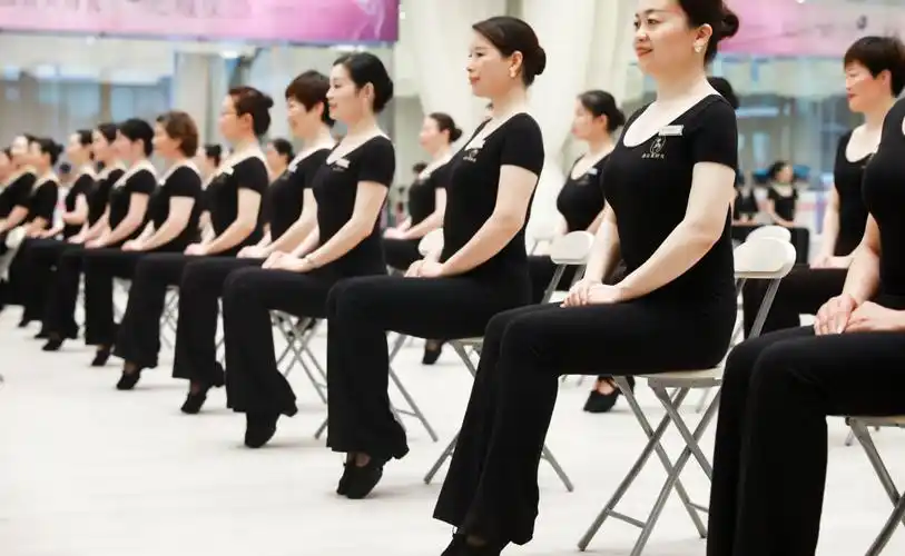 优雅仪态形体气质提升训练与礼仪培训有什么不一样?